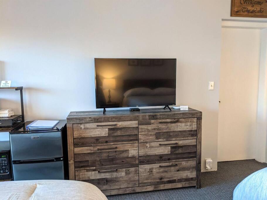 Apartment Cute Lower Level Cedar With Balcony & Views! *
