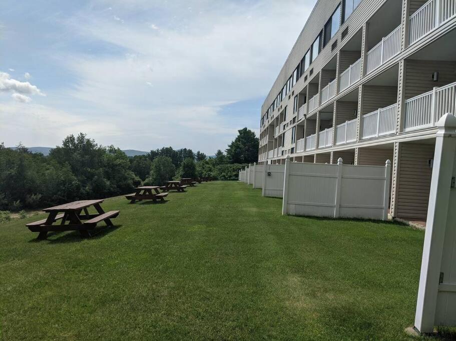 Cute Lower Level Cedar With Balcony & Views! * Laconia